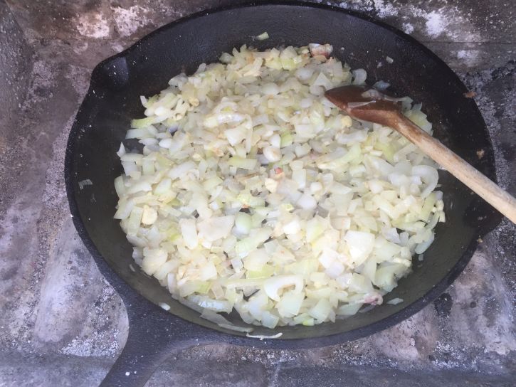 Zwiebeln glasig angebraten