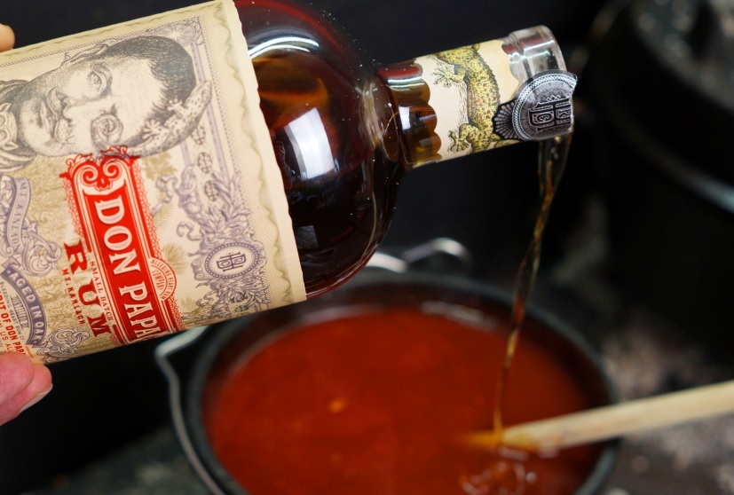BBQ Sauce mit Rum würzen